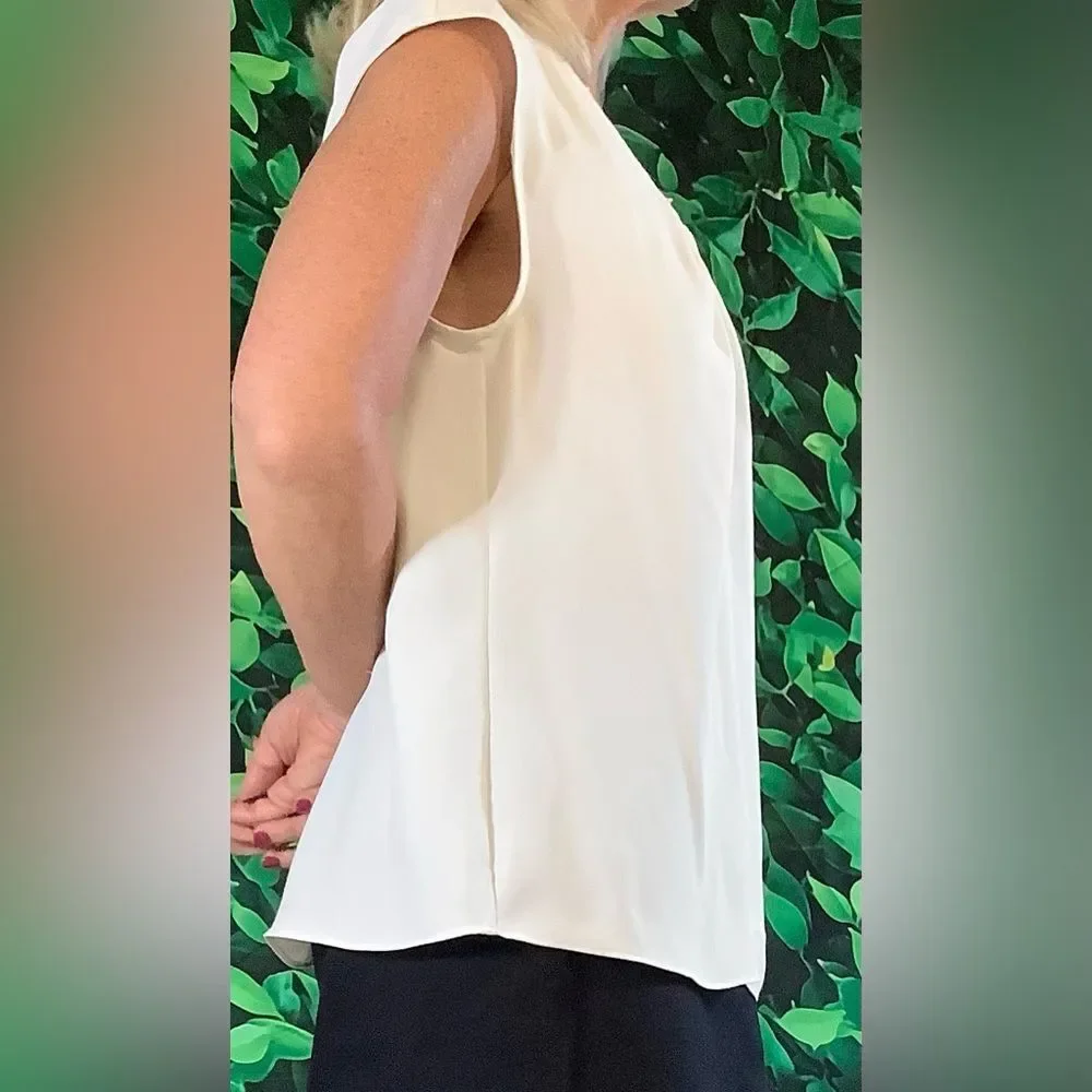 🎀 WHBM White Bow-Front Blouse – Cap Sleeve, Rounded Neck – Size M - Picture 5 of 8